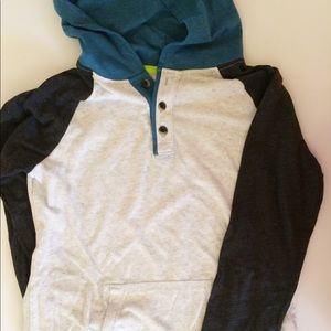 Long-sleeved t-shirt hoodie